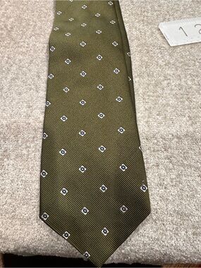 Brooks Olive Green Silk Tie with Small Navy & White Medallions